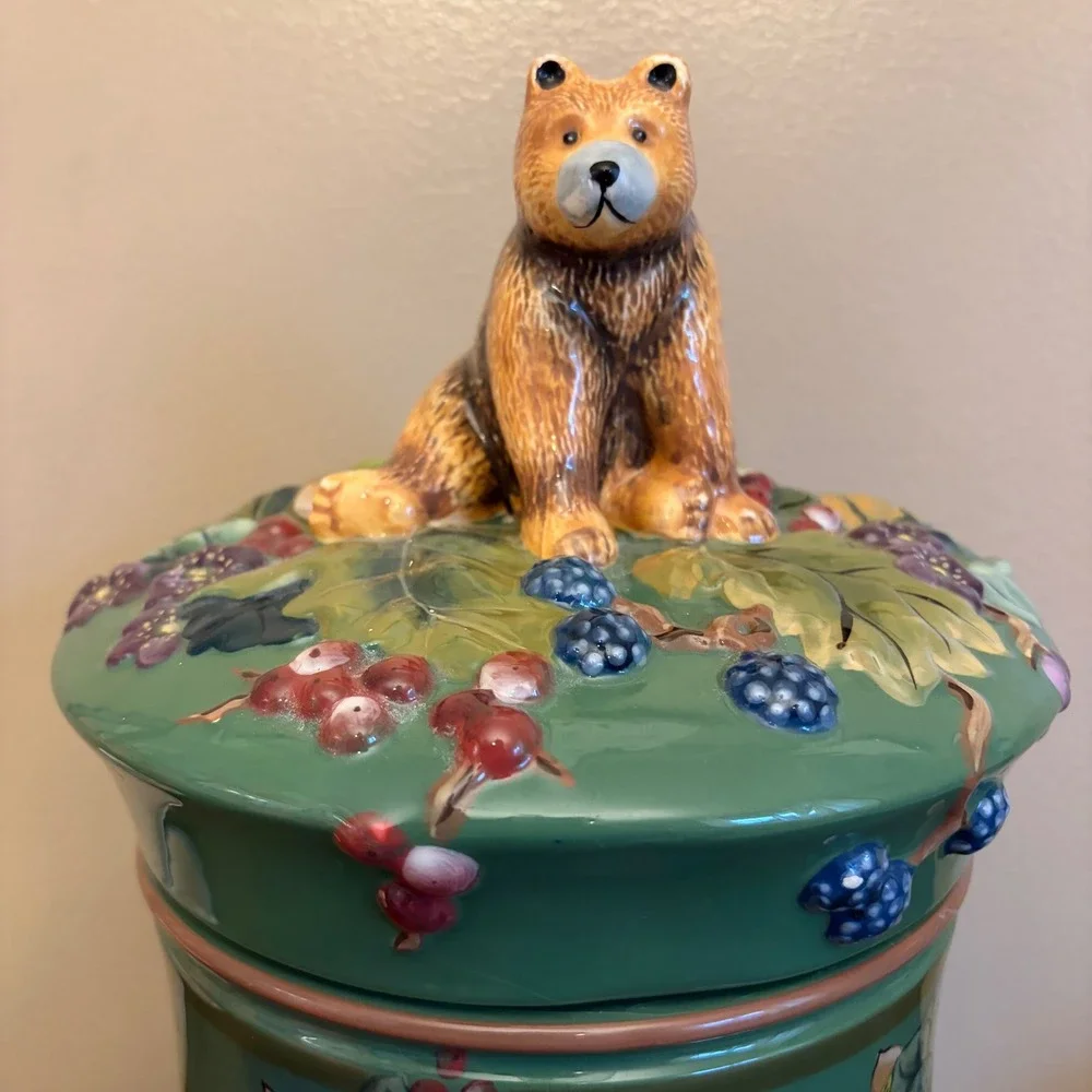 Charming Ceramic‎ Bear Cookie Jar Vintage Berry Vine Design Kitchen Decor